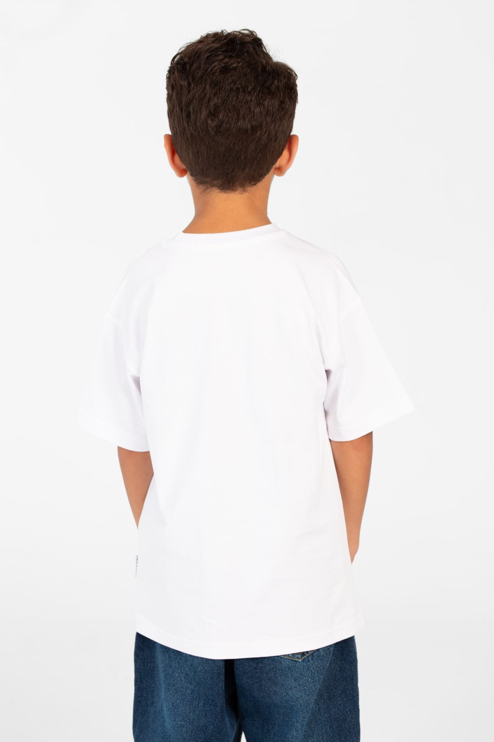 تي شيرت للأولاد بأكمام قصيرة وطبعة جرافيكية أمامية