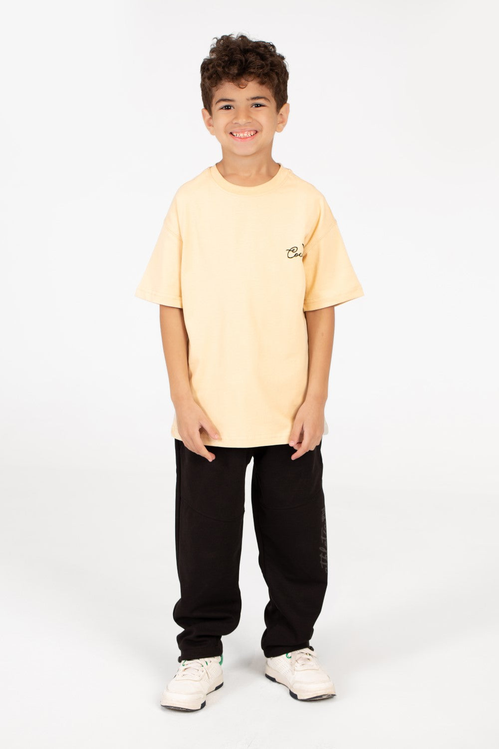 تي شيرت مطبوع برقبة دائرية للأولاد