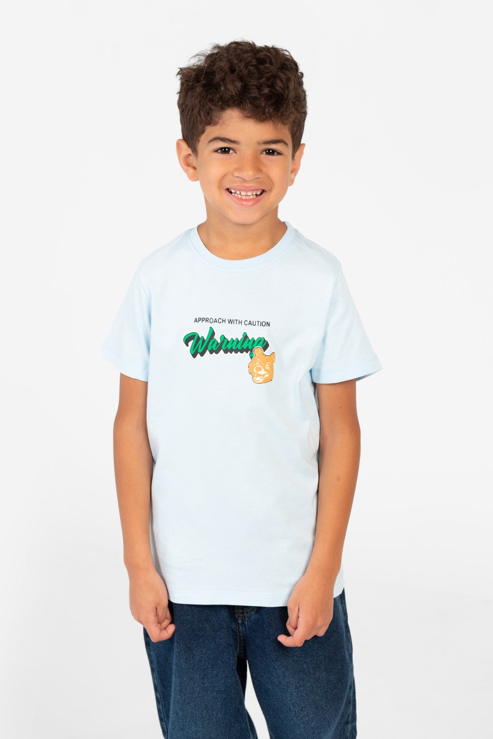 تي شيرت للأولاد بطبعة جرافيكية ورقبة دائرية وأكمام نصفية - 1