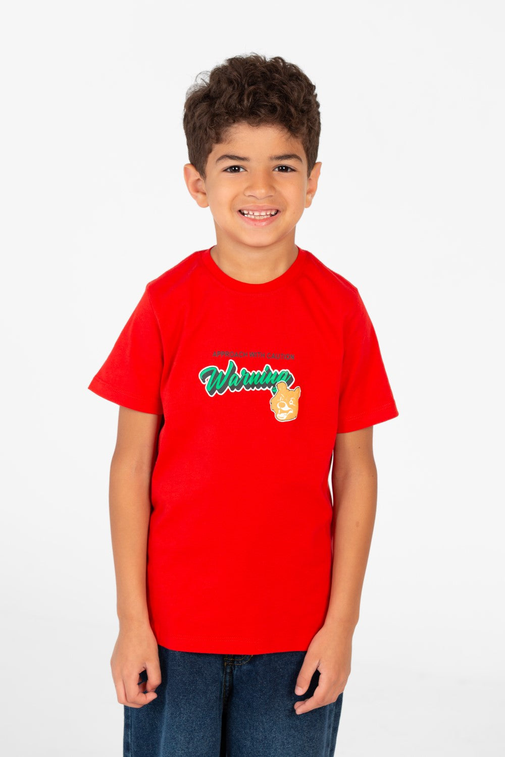 تي شيرت للأولاد بطبعة جرافيكية ورقبة دائرية وأكمام نصفية - 1