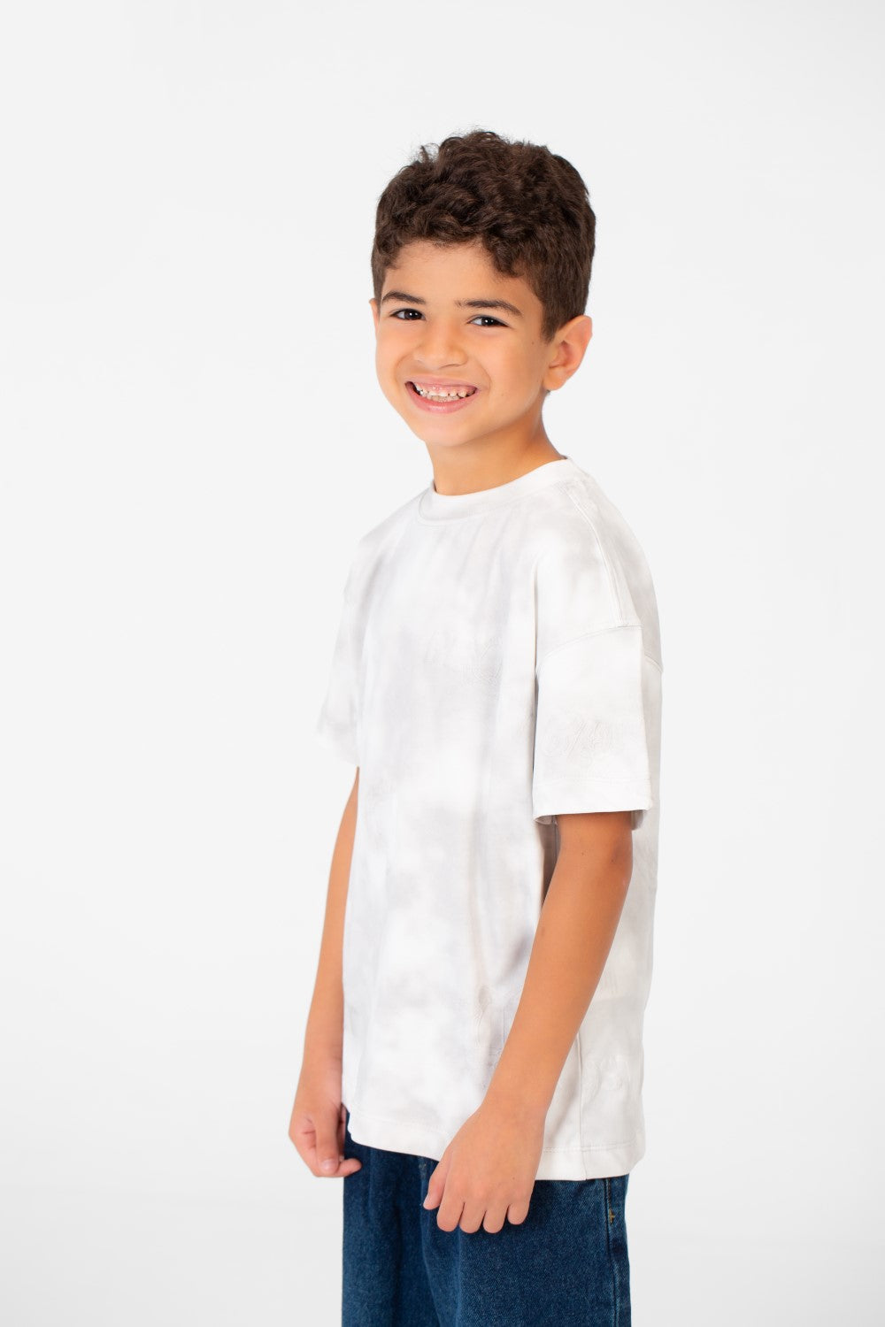 تي شيرت مطبوع بأكمام قصيرة ورقبة دائرية للأولاد