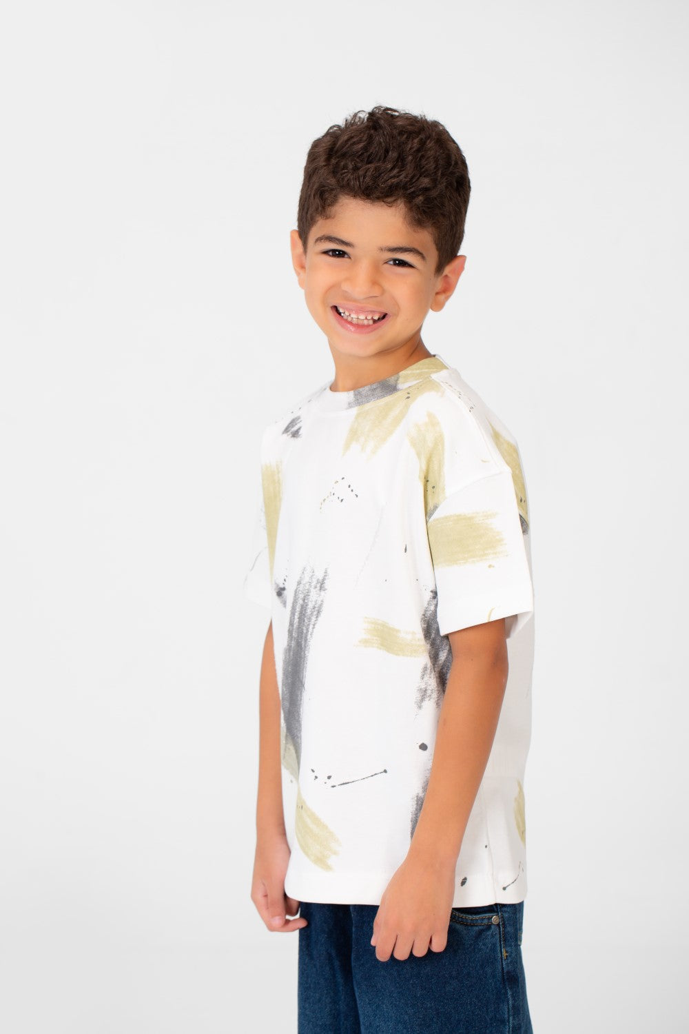 Boy's Modern Colorful Half Sleeve Round Neck T-shirt