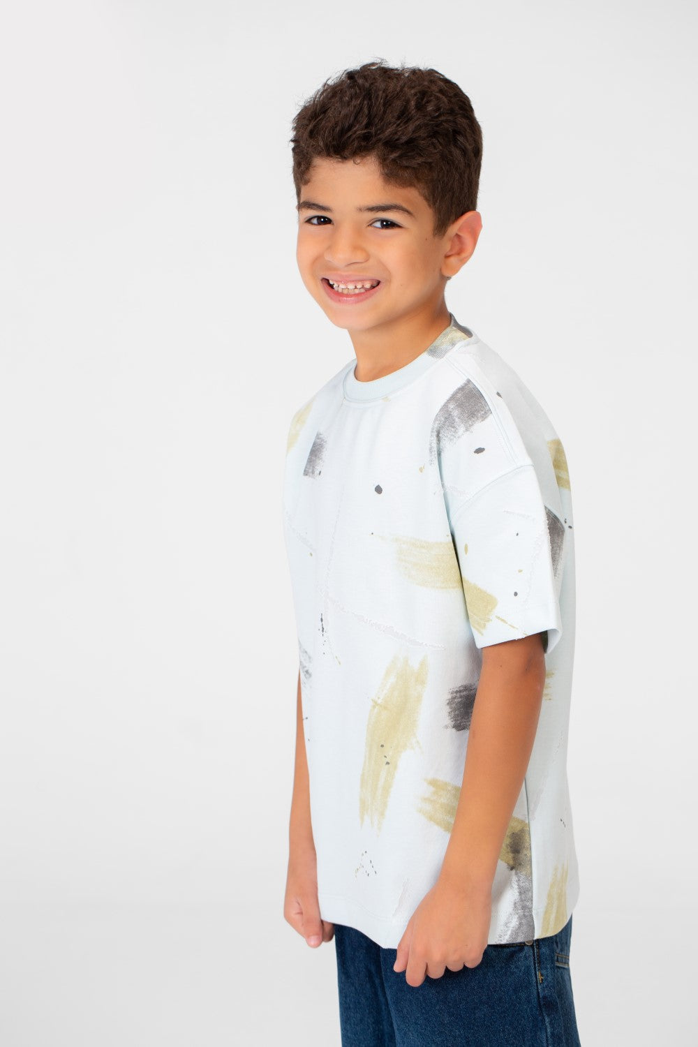 Boy's Modern Colorful Half Sleeve Round Neck T-shirt