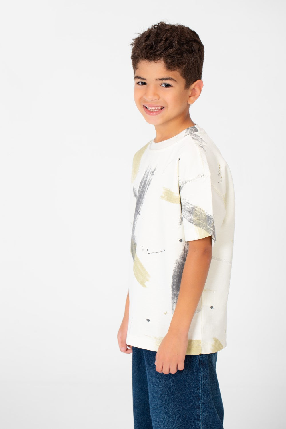 Boy's Modern Colorful Half Sleeve Round Neck T-shirt