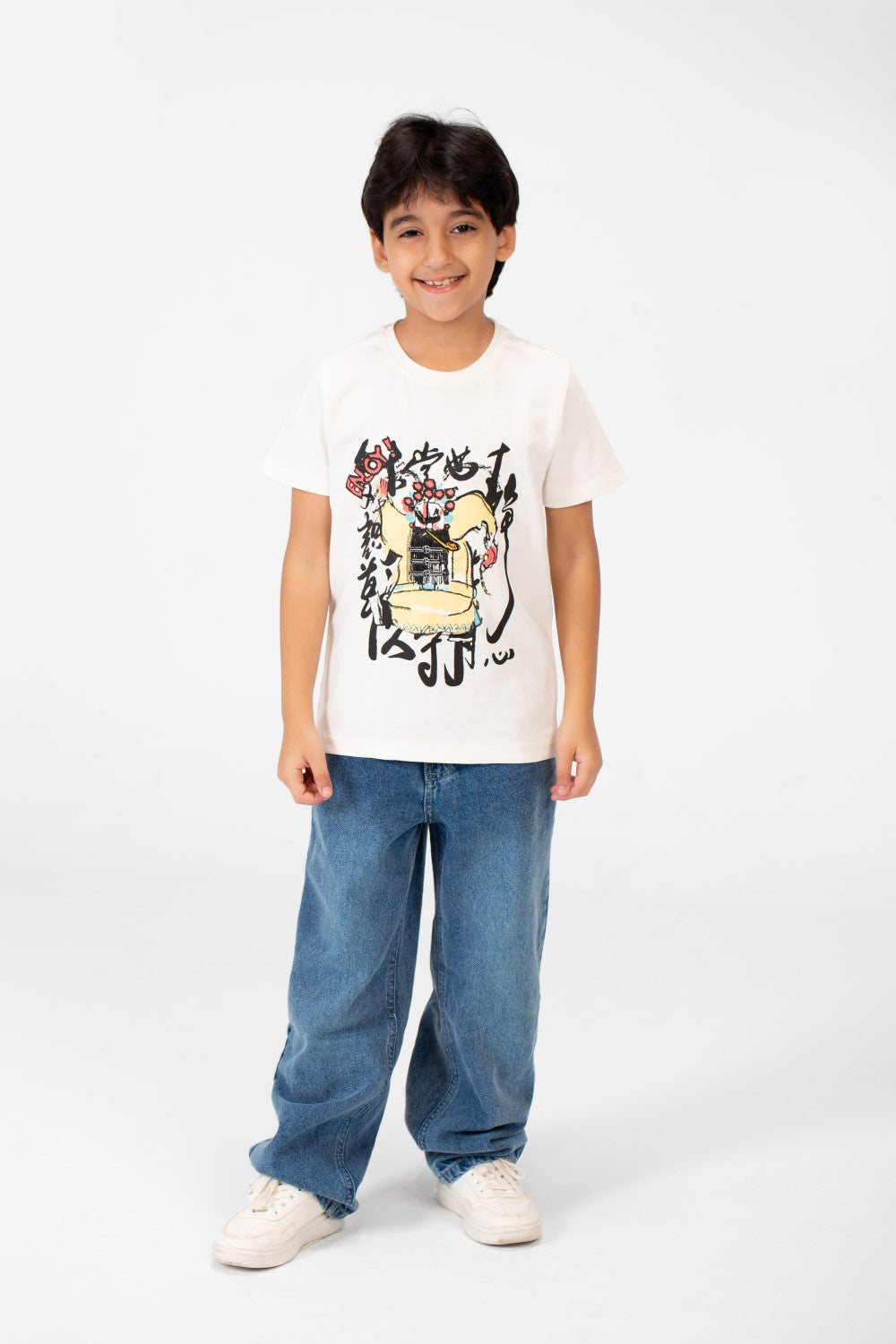 تي شيرت بأكمام قصيرة وطبعة أمامية للأولاد