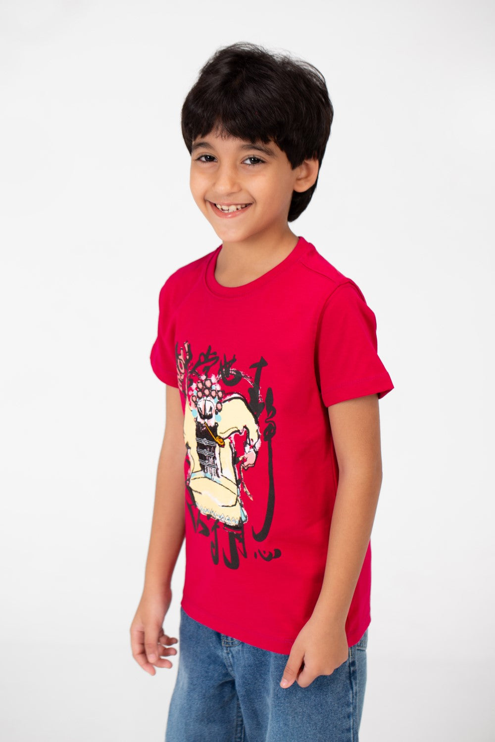 تي شيرت بأكمام قصيرة وطبعة أمامية للأولاد