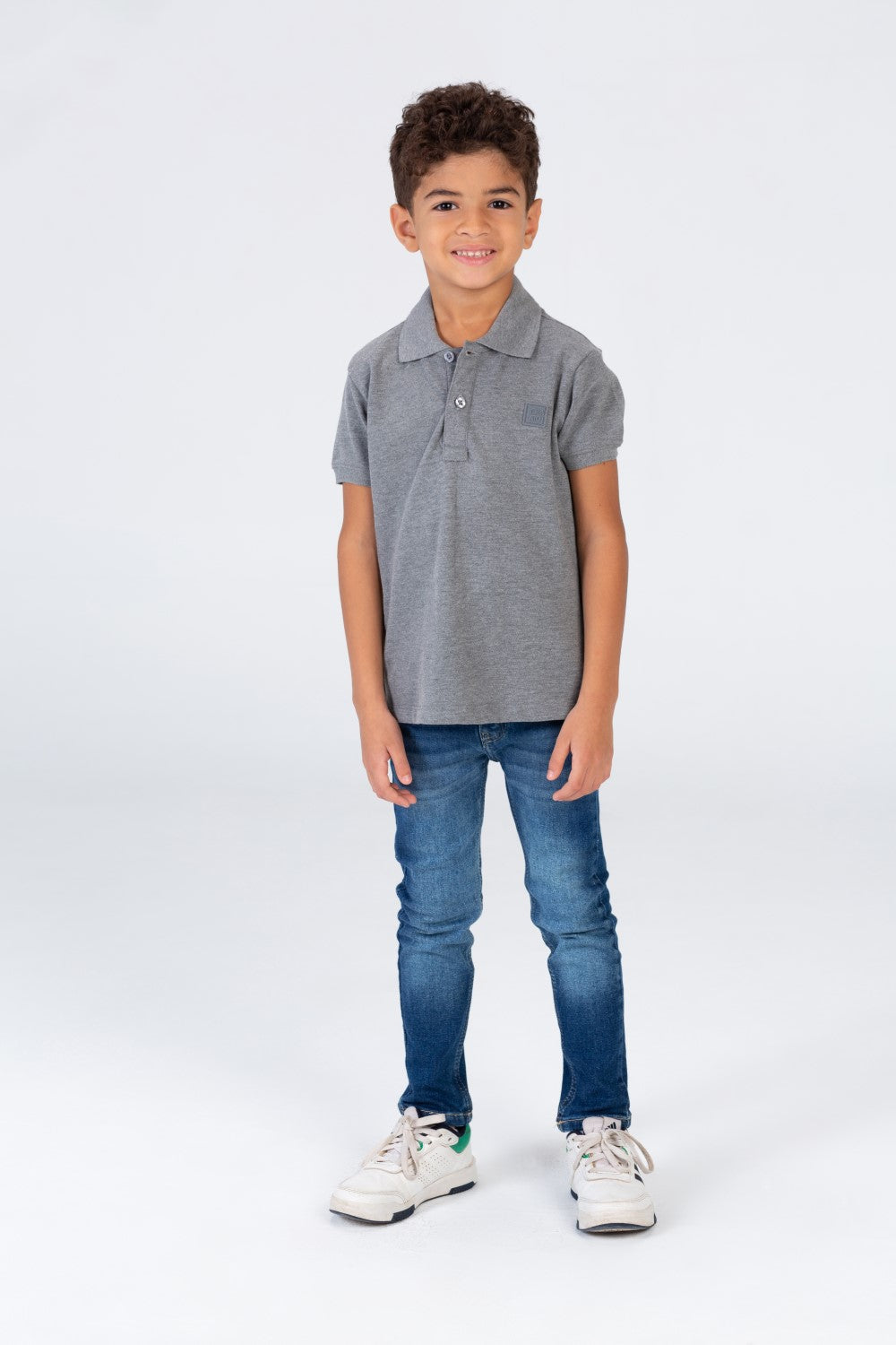 تي شيرت بولو سادة للأولاد بأكمام قصيرة وشعار طماطم على الجهة الأمامية