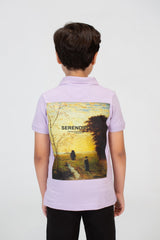 تي شيرت بولو للأولاد بأكمام قصيرة وطبعة مميزة على الظهر