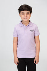 تي شيرت بولو للأولاد بأكمام قصيرة وطبعة مميزة على الظهر