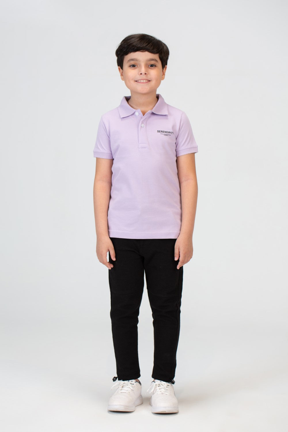 تي شيرت بولو للأولاد بأكمام قصيرة وطبعة مميزة على الظهر