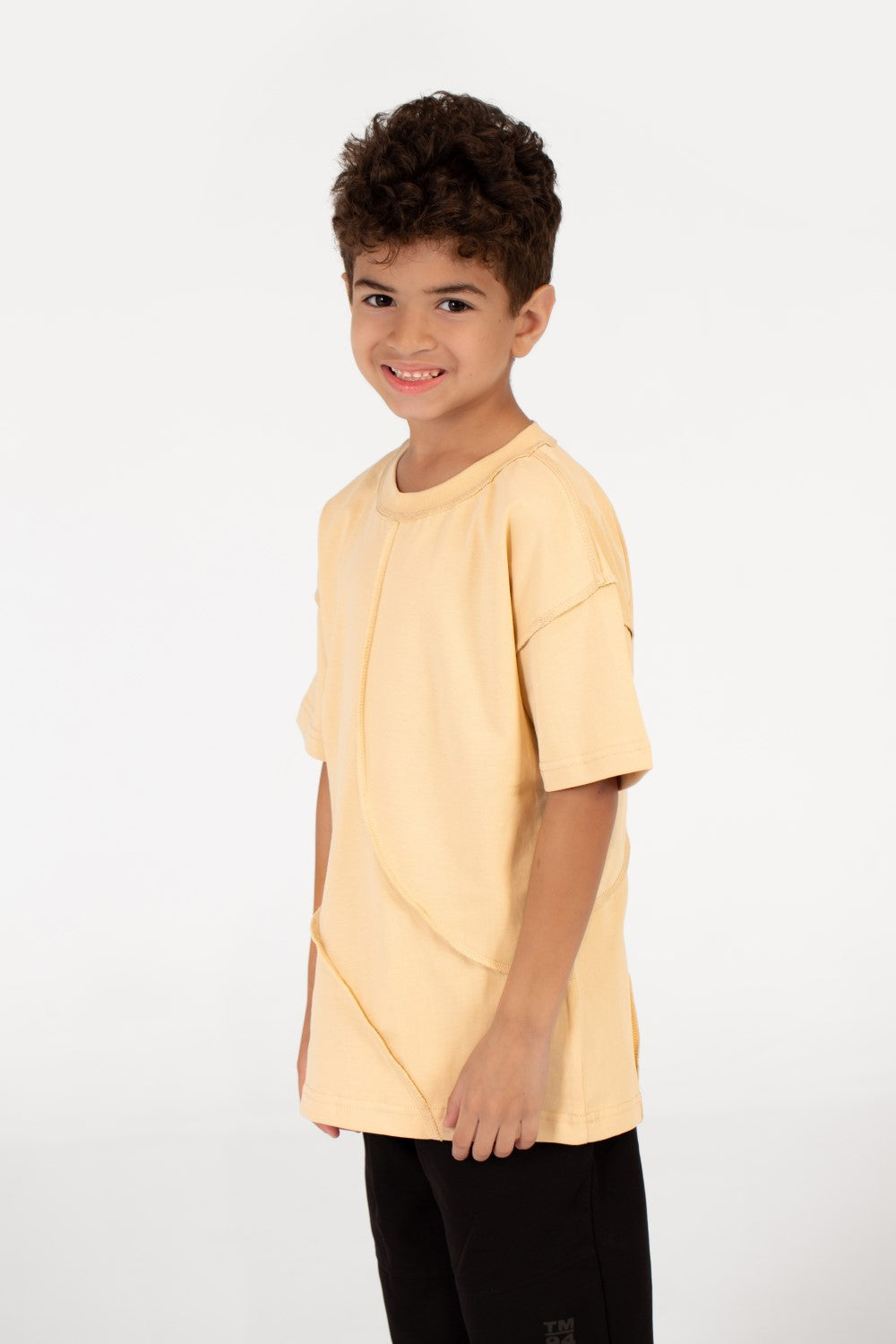 تي شيرت عصري كبير الحجم للأولاد برقبة دائرية