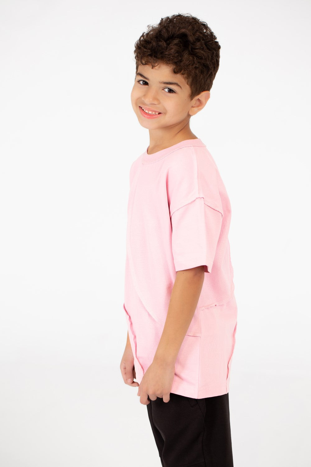 تي شيرت عصري كبير الحجم للأولاد برقبة دائرية