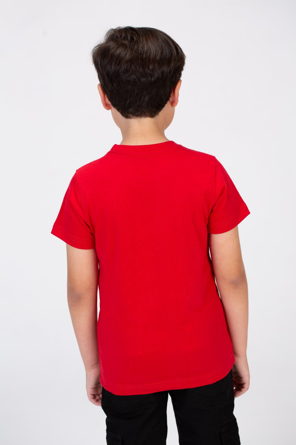 تي شيرت للأولاد برقبة دائرية وأكمام قصيرة مع طباعة حرف A وصورة أرنب على الجهة الأمامية