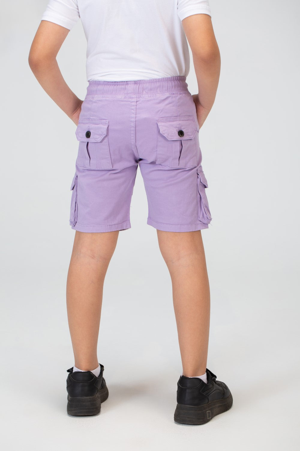 شورت غاباردين للأولاد مع جيوب جانبية وتفاصيل أساسية