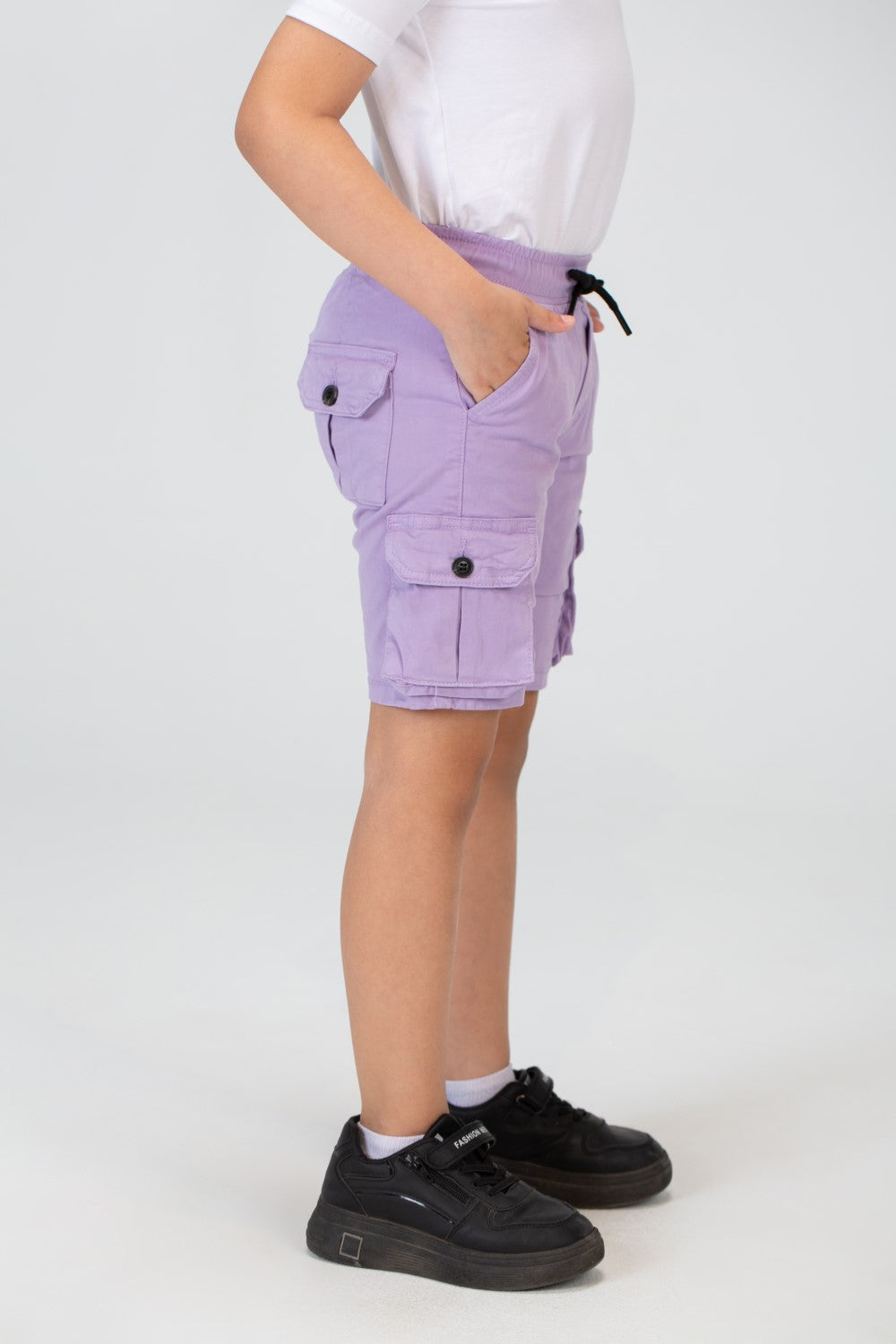 شورت غاباردين للأولاد مع جيوب جانبية وتفاصيل أساسية