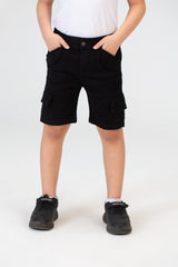 شورت غاباردين للأولاد بتفاصيل أساسية ورقعة طماطم على الظهر