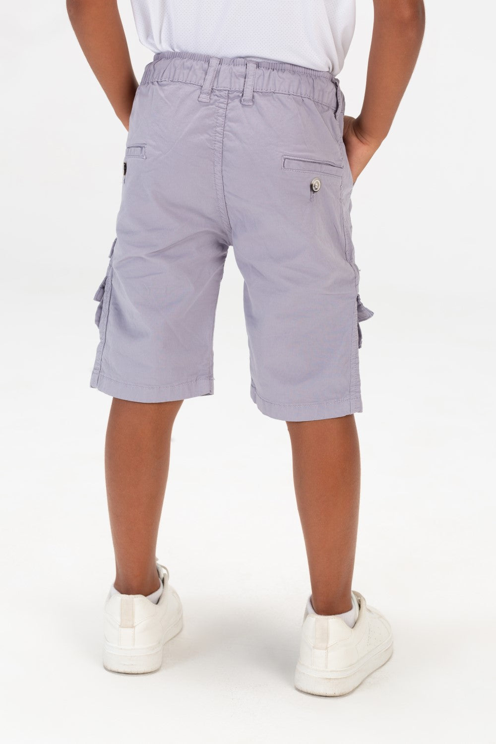 شورت غاباردين للأولاد بحزام خصر مطاطي وجيوب جانبية بسحاب