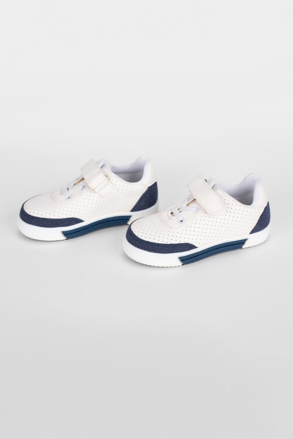 Boy's Flat Sole Faux Leather Chamois Multi Color Sneaker Shoes