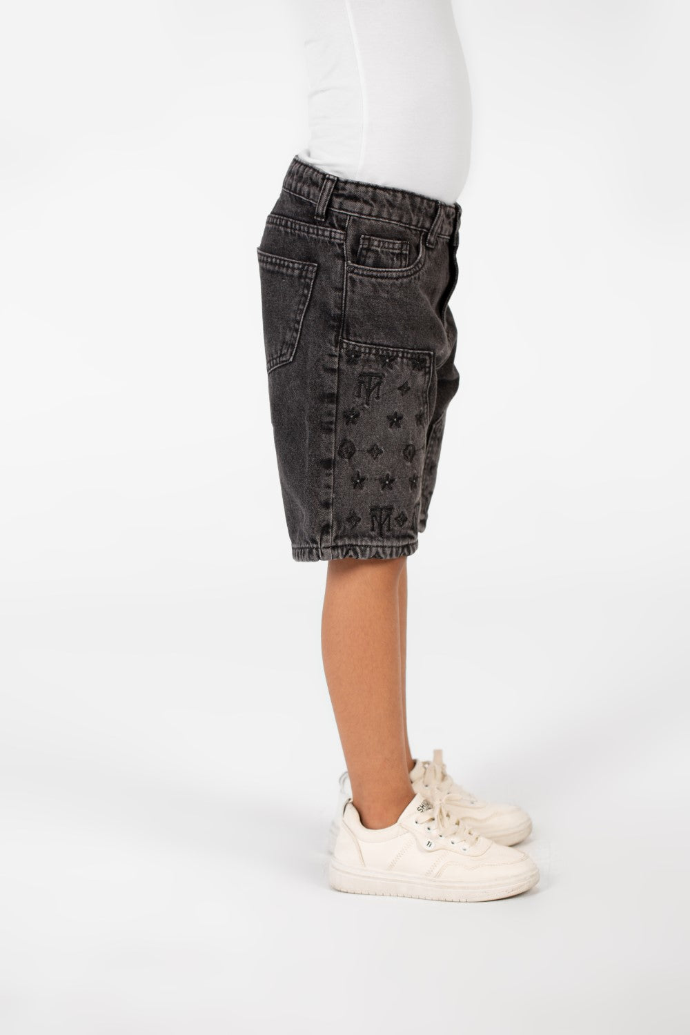 شورت جينز صيفي للأولاد بطبعة عصرية وجيوب