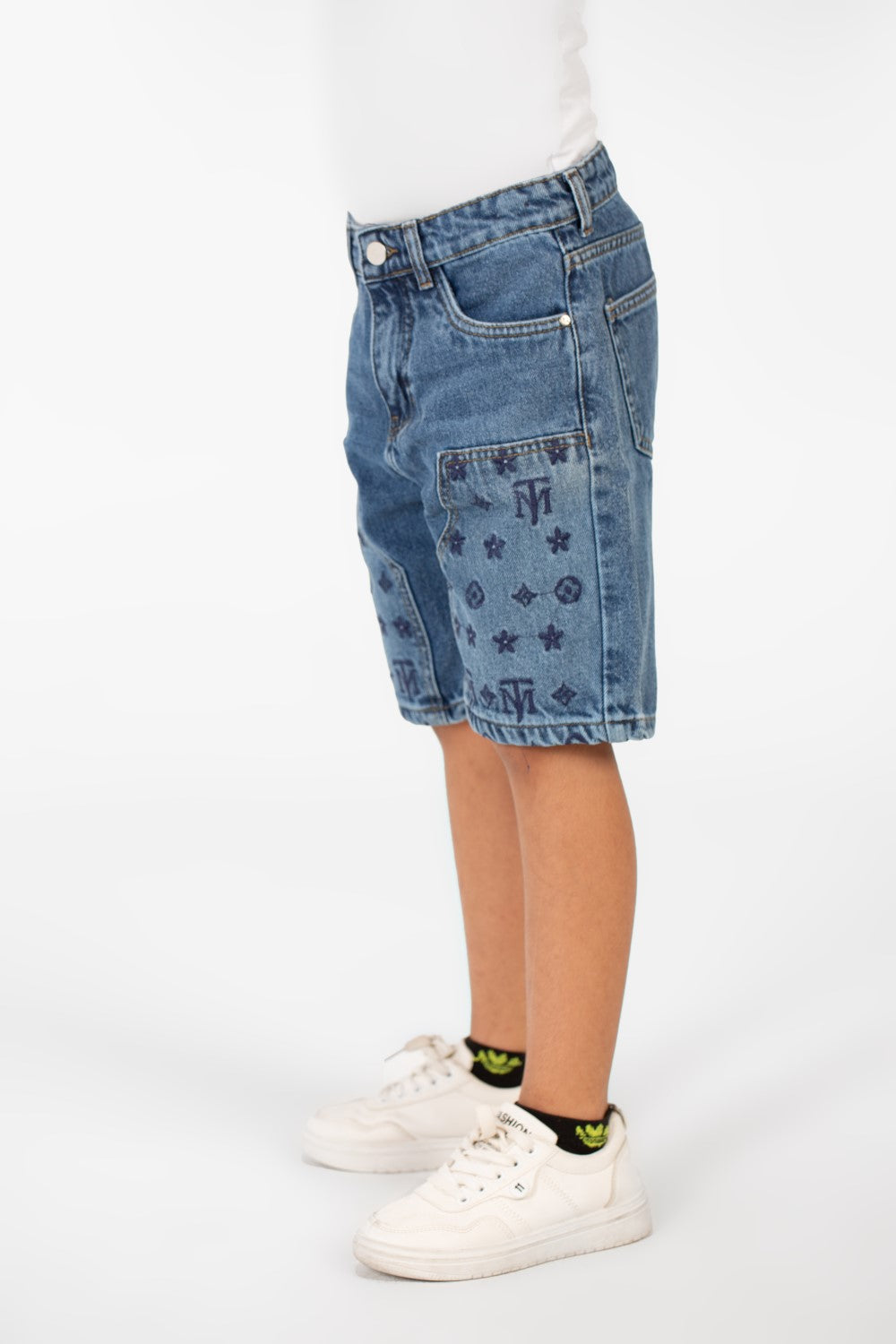 شورت جينز صيفي للأولاد بطبعة عصرية وجيوب