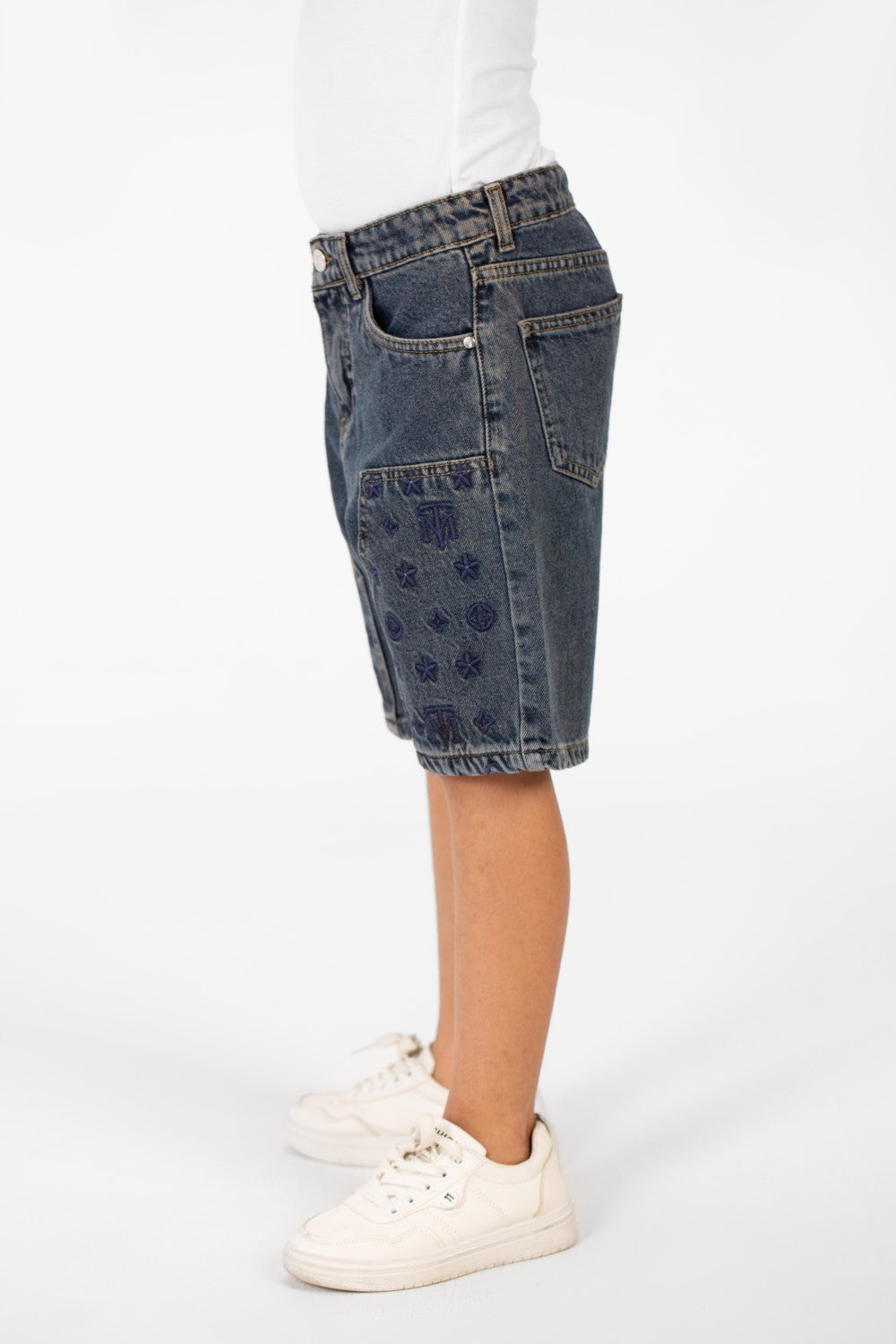 شورت جينز صيفي للأولاد بطبعة عصرية وجيوب