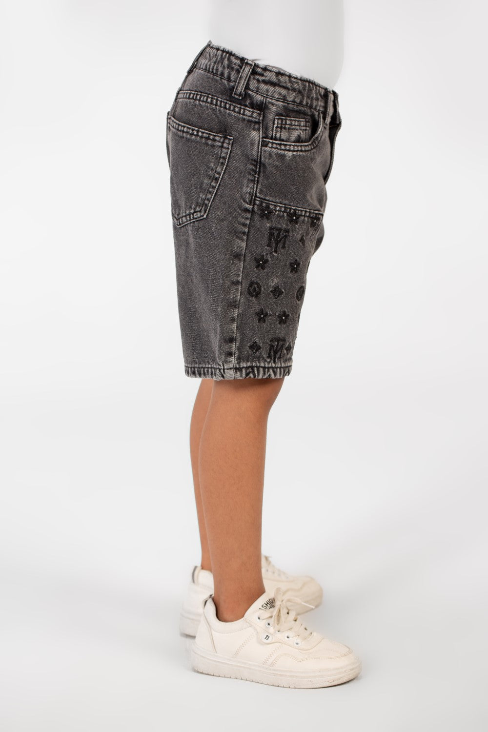 شورت جينز صيفي للأولاد بطبعة عصرية وجيوب