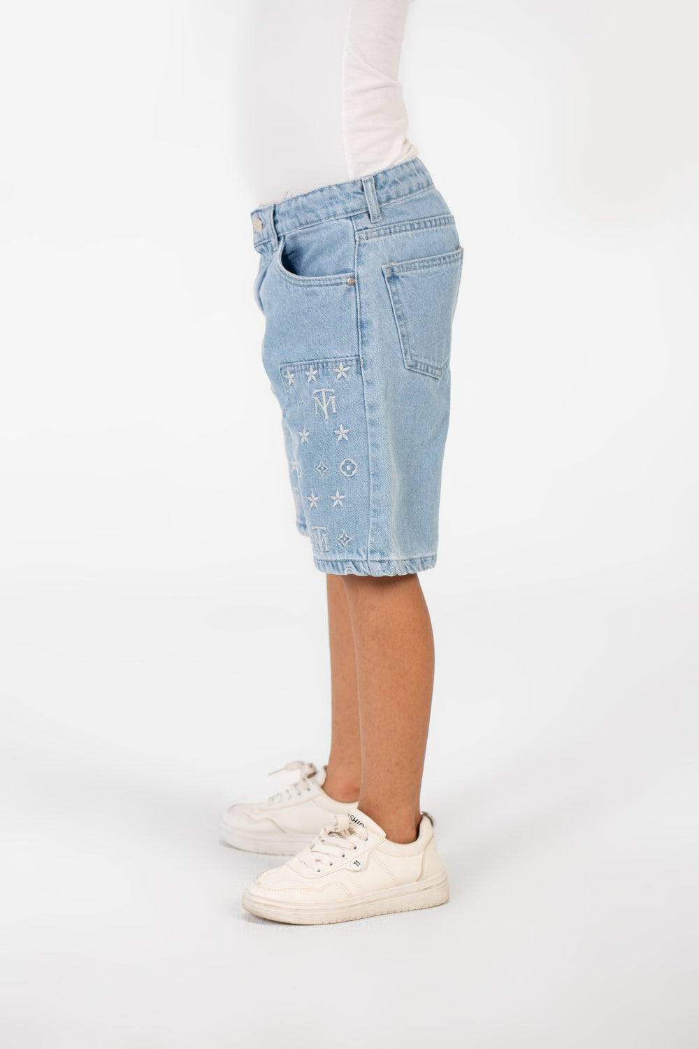 شورت جينز صيفي للأولاد بطبعة عصرية وجيوب