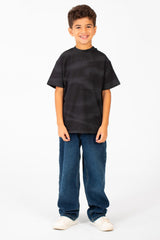 تي شيرت للأولاد بقصّة عادية وقبة دائرية وأكمام نصفية مصبوغة بالربطة