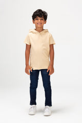 تي شيرت أساسي دائري للأولاد بأكمام قصيرة وكابيشو مصنوع من مادة صيفية مريحة