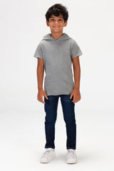 تي شيرت أساسي دائري للأولاد بأكمام قصيرة وكابيشو مصنوع من مادة صيفية مريحة