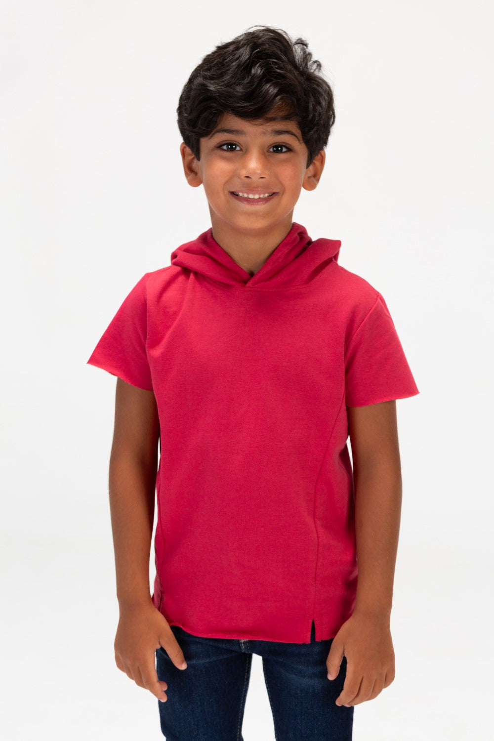 تي شيرت أساسي دائري للأولاد بأكمام قصيرة وكابيشو مصنوع من مادة صيفية مريحة