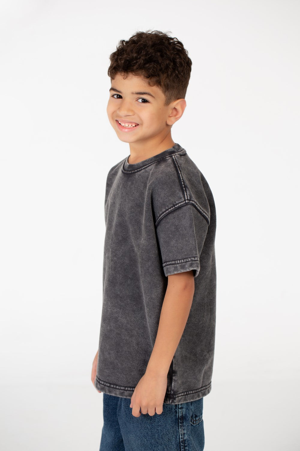 تي شيرت مغسول بأكمام قصيرة للأولاد