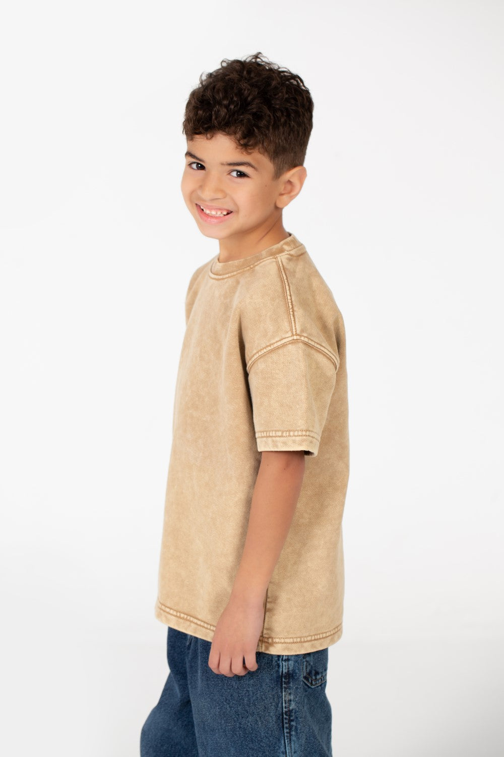 تي شيرت مغسول بأكمام قصيرة للأولاد
