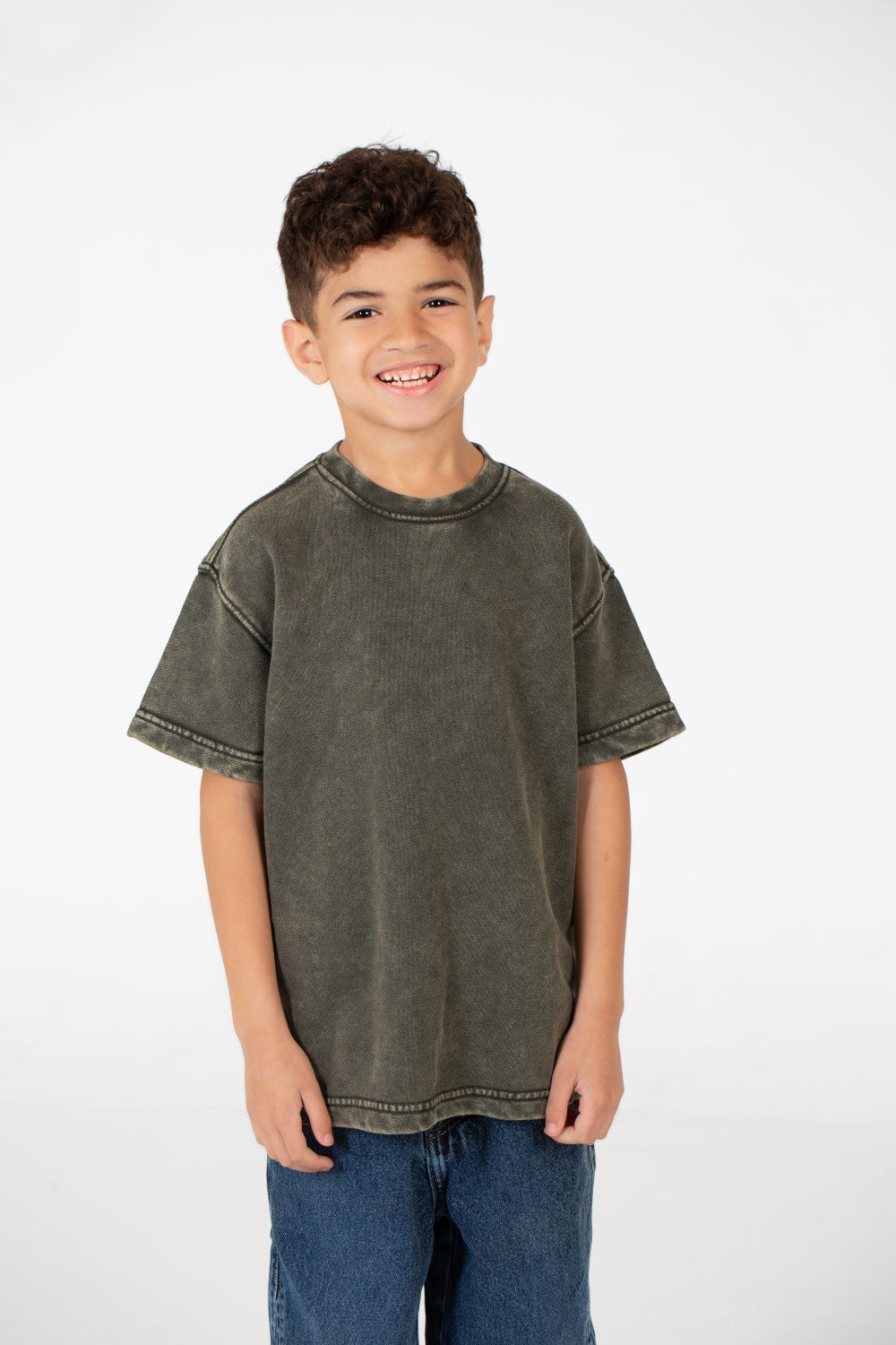 تي شيرت مغسول بأكمام قصيرة للأولاد