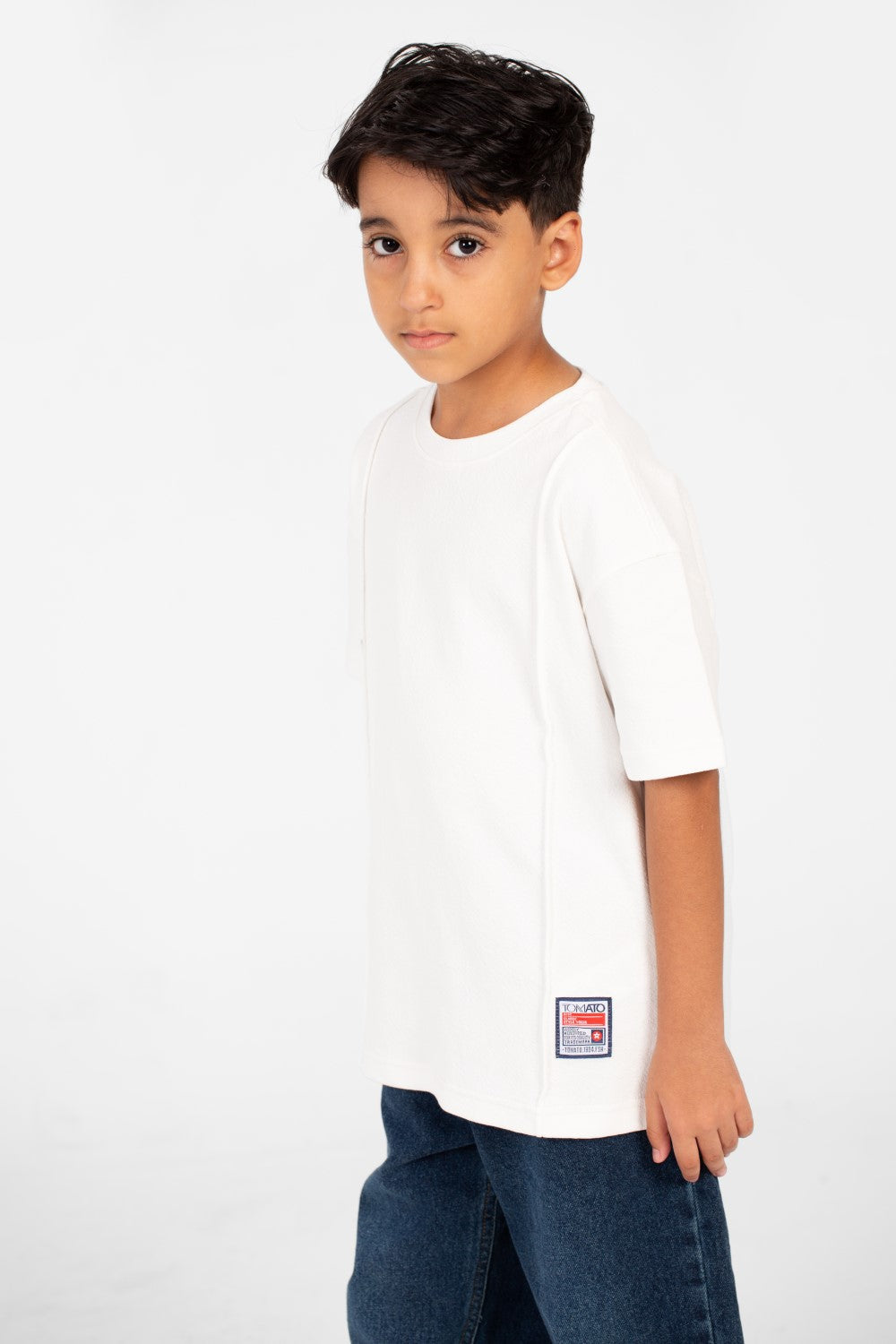 تي شيرت للأولاد بتصميم عصري أساسي برقبة دائرية وأكمام قصيرة