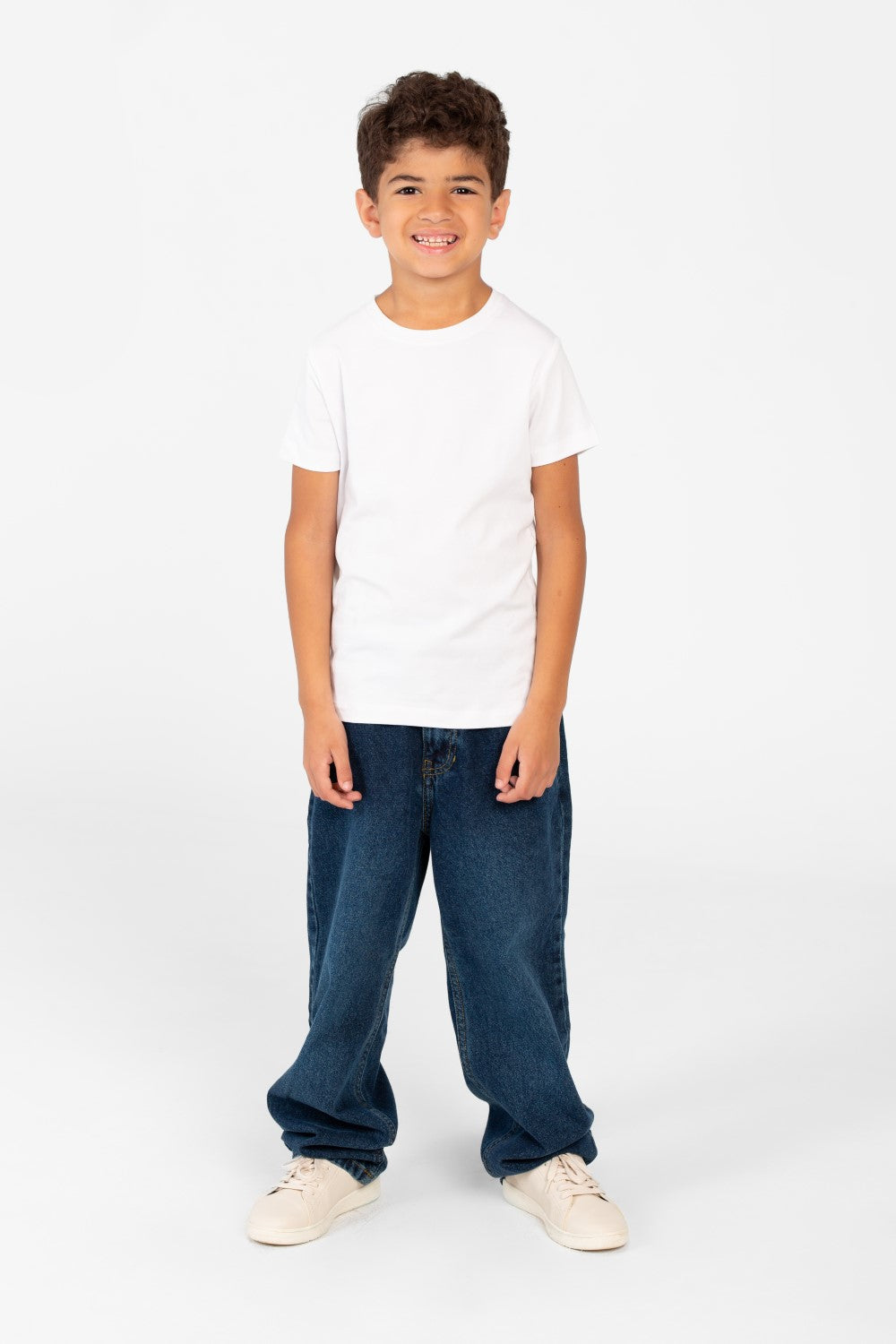 تي شيرت أساسي للأولاد برقبة دائرية مصنوع من خامة عالية الجودة