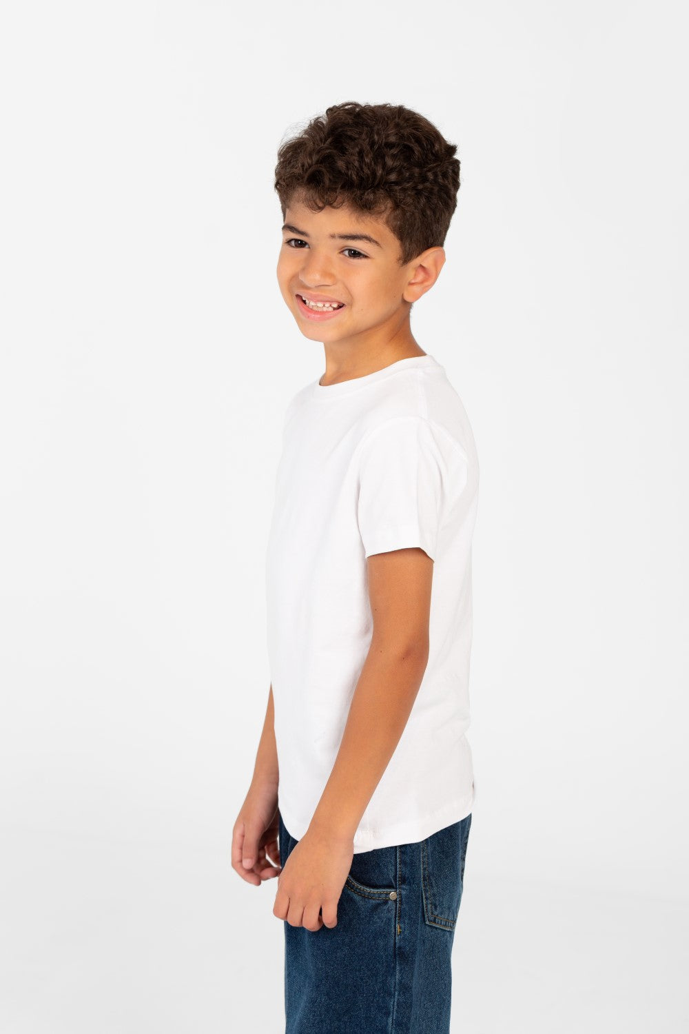 تي شيرت أساسي للأولاد برقبة دائرية مصنوع من خامة عالية الجودة