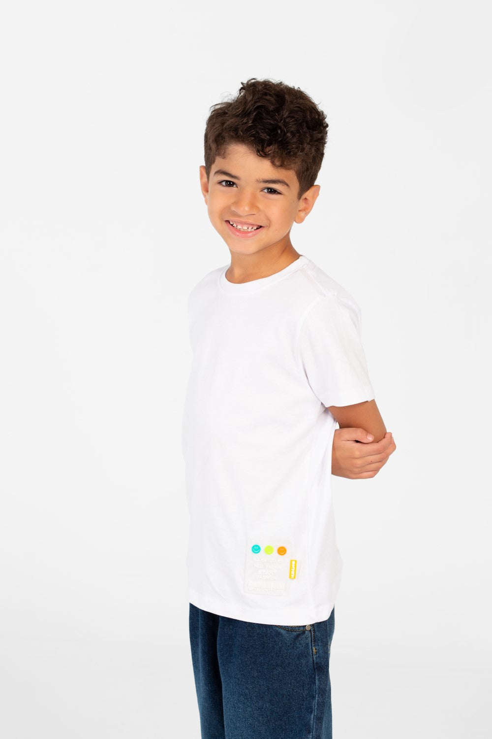 تي شيرت أساسي للأولاد برقبة دائرية