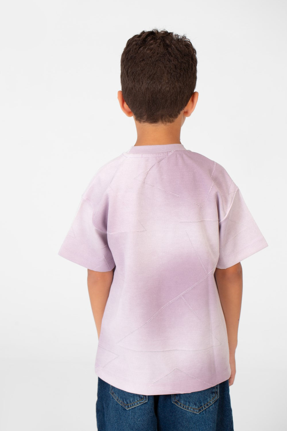 تي شيرت أساسي للأولاد بأكمام قصيرة ورقبة دائرية مصنوع من مادة مريحة عالية الجودة