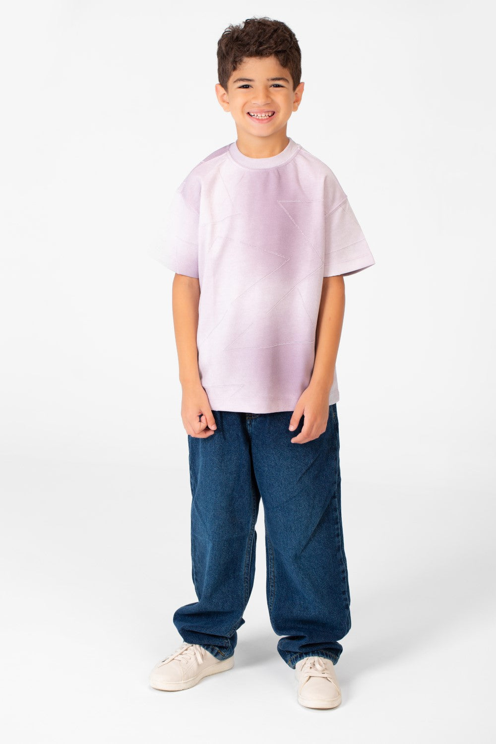 تي شيرت أساسي للأولاد بأكمام قصيرة ورقبة دائرية مصنوع من مادة مريحة عالية الجودة