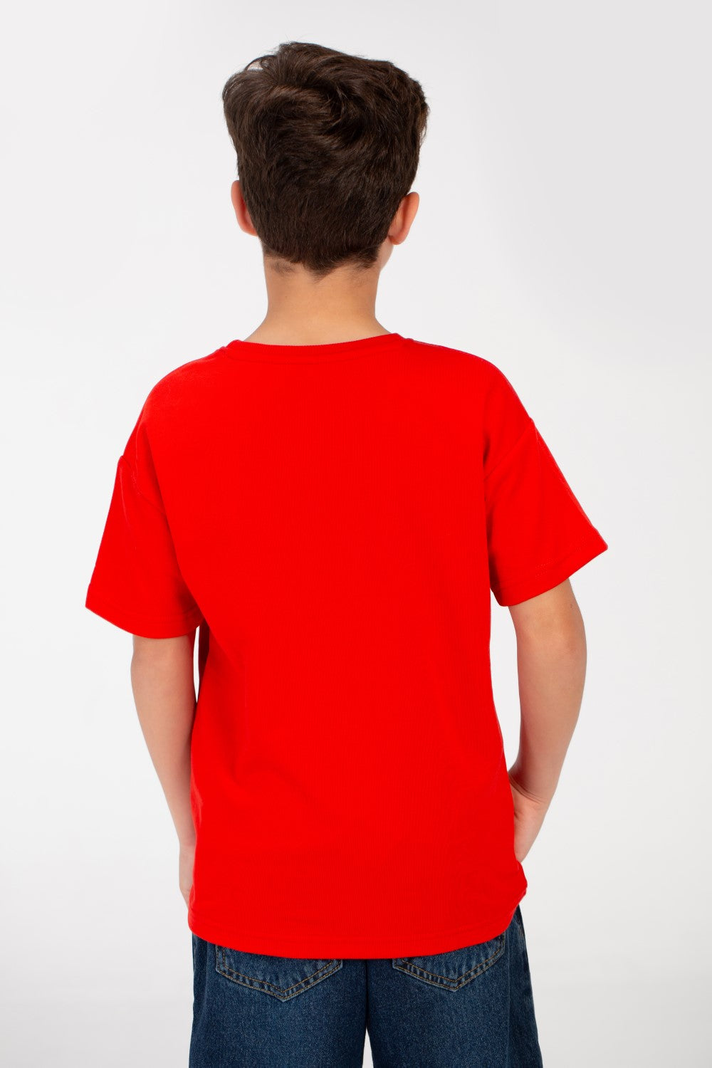 تي شيرت أساسي عالي الجودة للأولاد بنصف كم