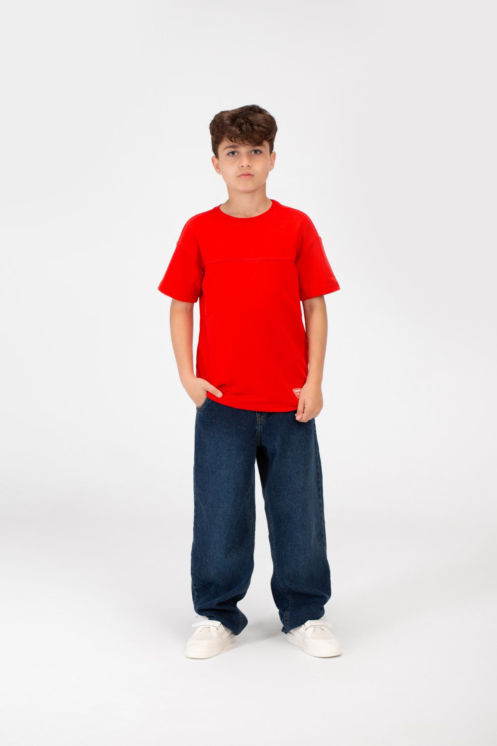 تي شيرت أساسي عالي الجودة للأولاد بنصف كم
