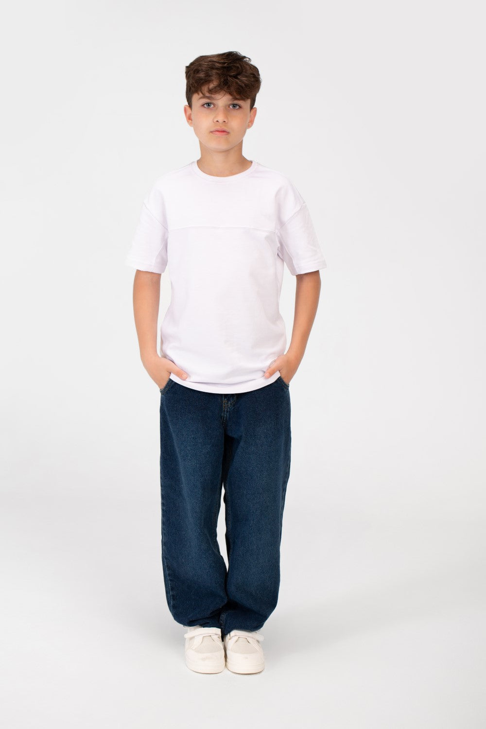 تي شيرت أساسي عالي الجودة للأولاد بنصف كم