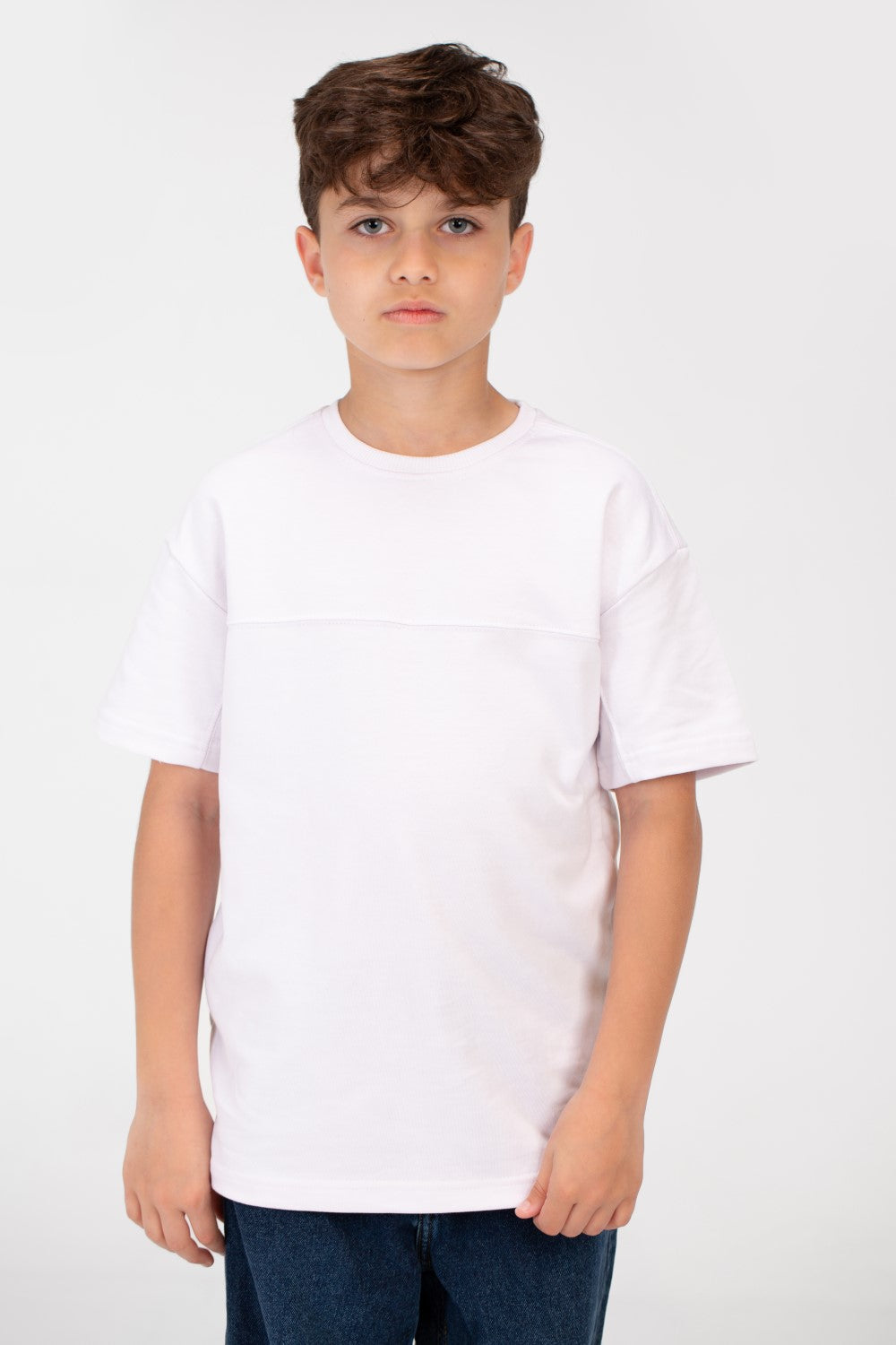 تي شيرت أساسي عالي الجودة للأولاد بنصف كم