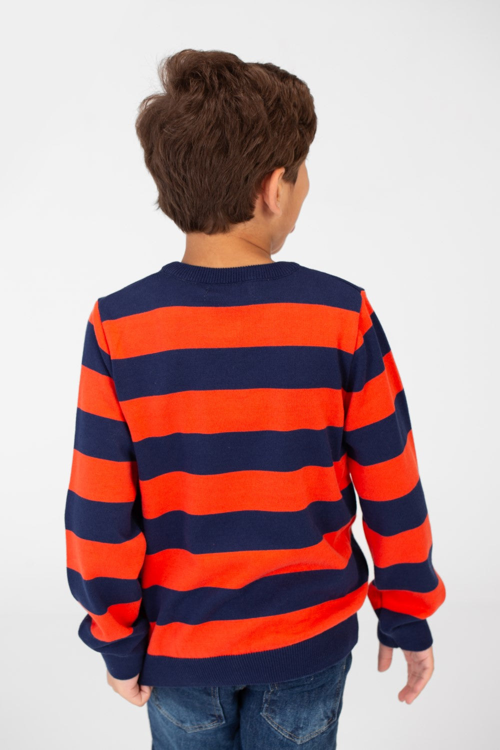 سترة قطنية مخططة للأولاد برقبة دائرية وأكمام طويلة