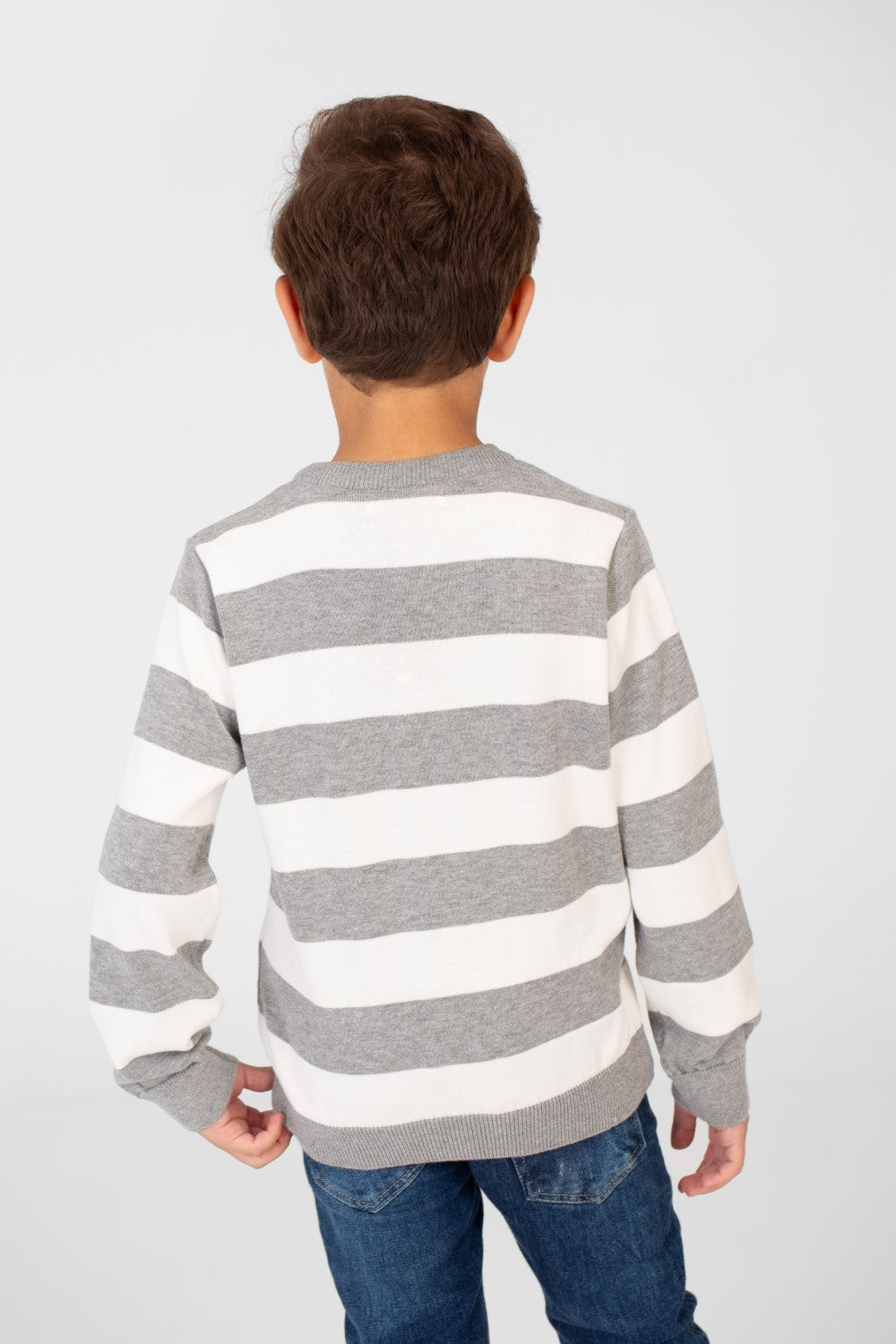 سترة قطنية مخططة للأولاد برقبة دائرية وأكمام طويلة