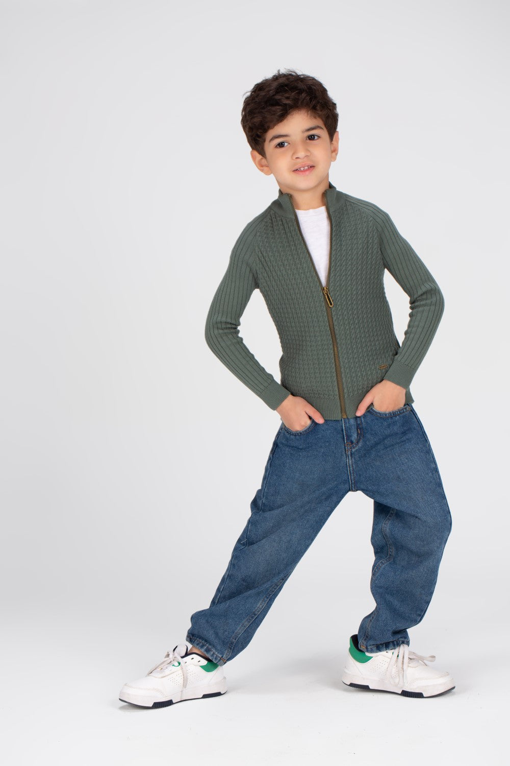 بلوفر صوف أساسي مبطن بسحاب كامل للأولاد بتصميم SlimFit وتصميم فريد