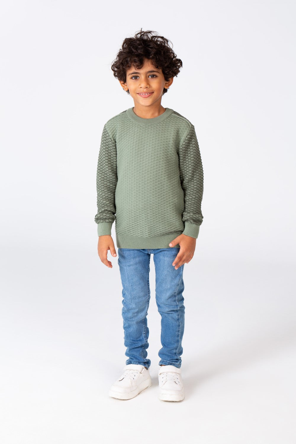 بلوفر سادة للأولاد برقبة دائرية مصنوع من مادة قطنية