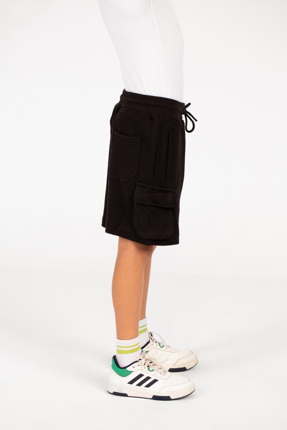 شورت ميلتون للأولاد بحزام خصر مطاطي وجيب خلفي