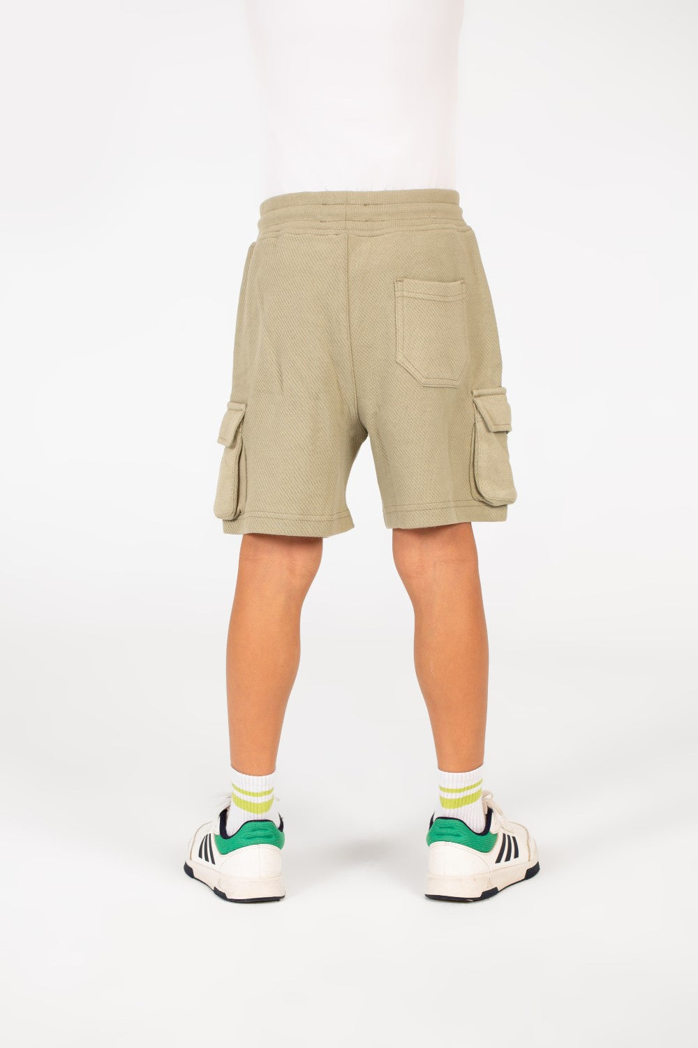 شورت ميلتون للأولاد بحزام خصر مطاطي وجيب خلفي